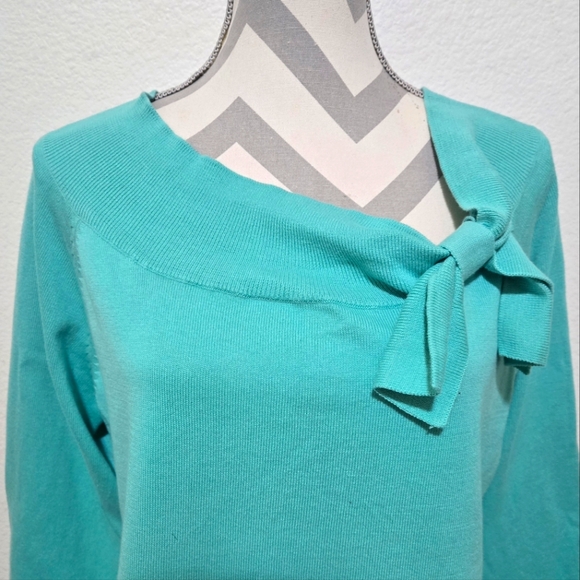 Sag Harbor Teal Aqua Knit Top Asymmetric Neckline with Bow Detail Size Large - Picture 2 of 11